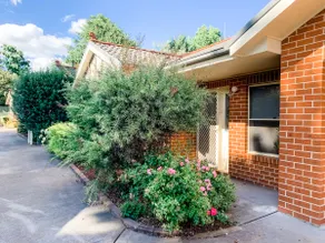 Casey St Cottage - cute central unit - Image 2
