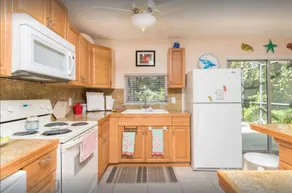 Island Cottage:  A Short Walk to the Beach - Image 4