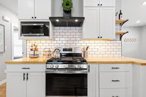 Madison - newly remodeled, centrally located. - Image 3