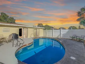 Cozy Port Charlotte Home 4 beds 3 bedrooms w/pool - Image 3