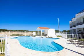 Bella Blue Beach Villa | Walk to Beach - Image 4