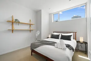 A River-side 2bdm Footscray Oasis + Parking - Image 3