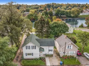 Manistee Charm | Unbeatable Value & Location - Image 2
