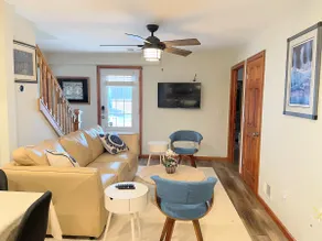Cheerful Home, 3B, 3B, 2 Blocks to the Ocean - Image 2