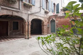 Bauhaus bright eco-apartment in Biennale Venice - Image 3