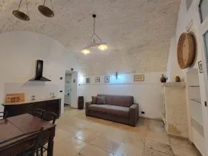 1700s STONE HOUSE + PATIO IN THE OLD TOWN. - Image 3