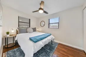 Trendy 4-Bedroom House w/Office near Downtown/NAS - Image 4