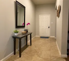 Bright Stylish 3 BR Home with Private Pool - Image 4