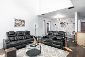 Modern Elegance Prime Location in Carrollton - Image 5