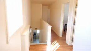 Large 2 bdrm 2 ba home w/kitchen & free parking - Image 3