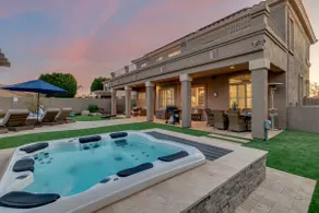 Hot Tub/ Amazing Pool/5 BRM/Outdoor Firplace - Image 2