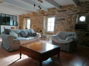 House close to the sea - Image 4