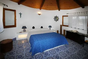 PRIVATE BOUTIQUE VILLA with private access to the sea - Image 2
