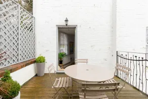 The Old Morgan Period Town House - Image 3