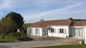 Quiet and bright house with pool. - Image 3