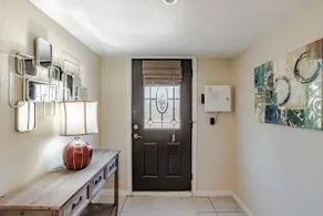 Private Home with Quick Access to Enjoyment - Image 5