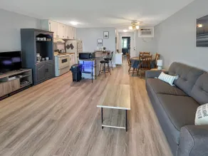 Waterfront 1 Bdrm condo w/ Pool - Walk to the Jet! - Image 3