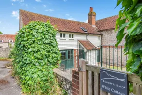 9 White Cottage - Image 5