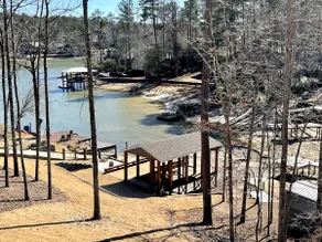 Waterfront 5-Bedroom Cabin on Lake Martin - Image 3
