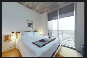 Luxury 1 BR condo w pool near Rainey - Image 2