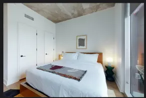 Luxury 1 BR condo w pool near Rainey - Image 5