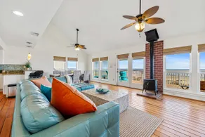 Beautiful Beachfront Home    Perfect For A Family Vacation - Image 2