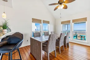 Beautiful Beachfront Home    Perfect For A Family Vacation - Image 4