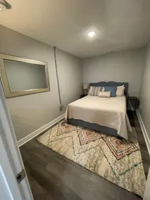 Sophisticated 1 bdrm downtown Laf just min to PU - Image 2