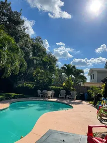Tropical Oasis Beach Town Private Pool Home & Tiki Lanai Close to Beaches - Image 2