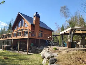 Cozy log cabin with hot tub - Image 2