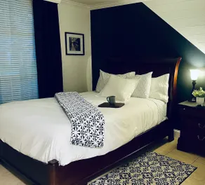 Private 2 Bedroom Suite w/Front Entry & Home Gym - Image 5