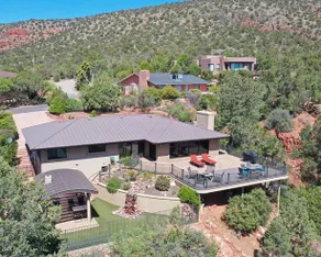 Luxury Panoramic View Home with Hot Tub - Image 2