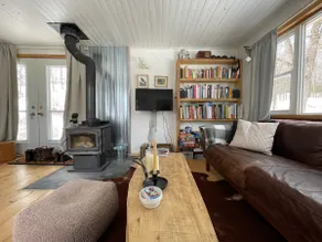 Maple Grove Cottage in the Lanark Highlands - Image 5