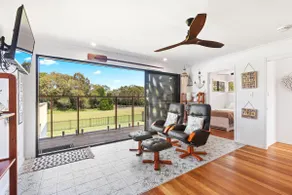 Discover Coastal Living Perfection at Point Vernon - Image 3