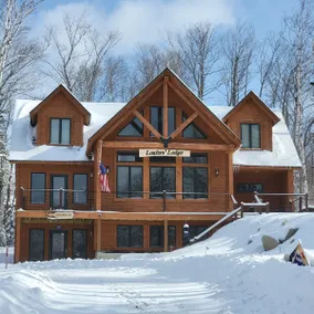 Chalet w/hot tub, EV charger - Image 4