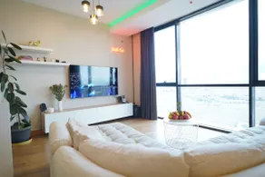 40th Floor Luxury Design Apartment | Easy Check-in - Image 2