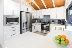 Beautiful 3 Bedroom Beach Estate - Image 4