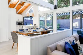 Beautiful 3 Bedroom Beach Estate - Image 2