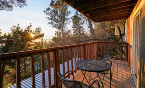 Spacious Studio Apartment w Breathtaking Views!!! - Image 3