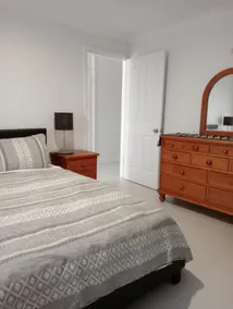 Lovely 2-bedroom, 2-storey unit in quiet complex - Image 4