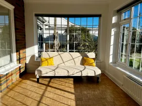 Spacious 3-bedroom bungalow steps from the beach - Image 5