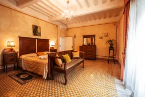 HISTORIC LUXORY APARTMENT - LAKE WIEW - Image 5