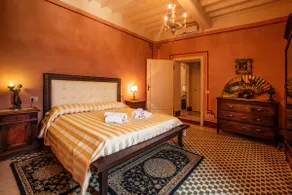 HISTORIC LUXORY APARTMENT - LAKE WIEW - Image 2