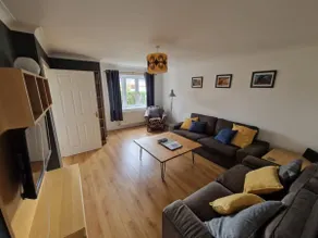 Riverside home. 3 bedroom. Free parking. 10 mins to Newcastle City Centre - Image 4