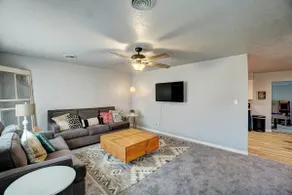 ~The Hangout~ Family Friendly Home w/GameRoom! - Image 3