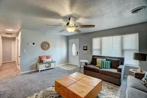 ~The Hangout~ Family Friendly Home w/GameRoom! - Image 4