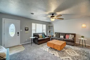 ~The Hangout~ Family Friendly Home w/GameRoom! - Image 2