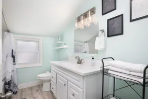 Modern, Freshly Renovated House Near Downtown - Image 4