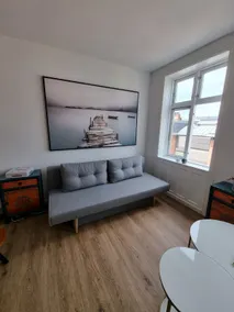 Modern apartment in a quiet, central neighborhood. - Image 3