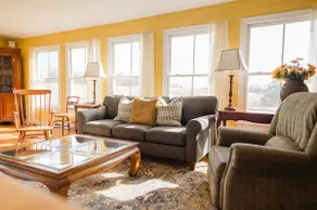 Charming Farmhouse | Shenandoah Park | Wineries - Image 3